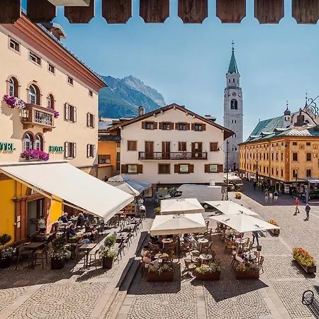 Готель Royal Cortina 3*