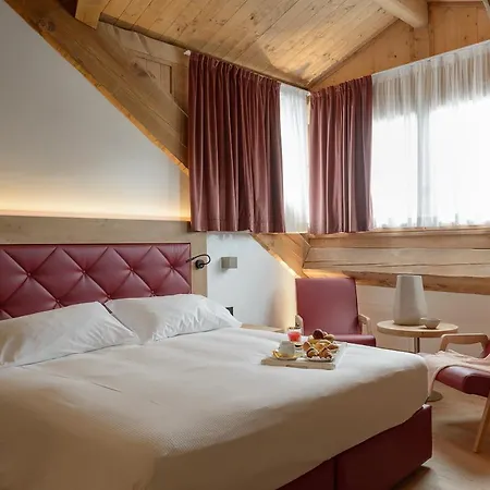 Готель Royal Cortina 3*