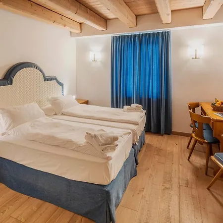 Royal Cortina 3*