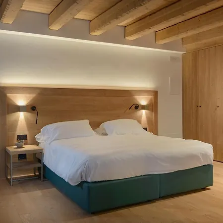 Royal Cortina Готель 3*