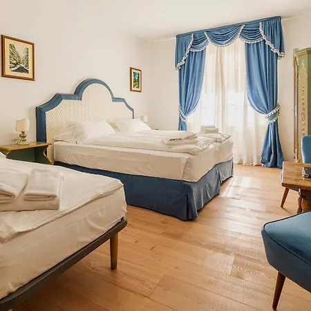 Готель Royal Cortina