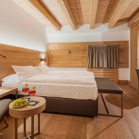Royal Cortina 3*