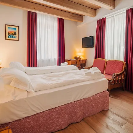 Royal Cortina Готель 3*