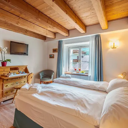 Royal Cortina Готель 3*
