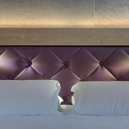Готель Royal Cortina 3*