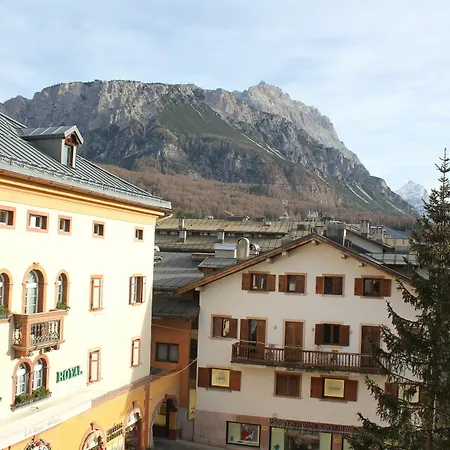 Royal Cortina