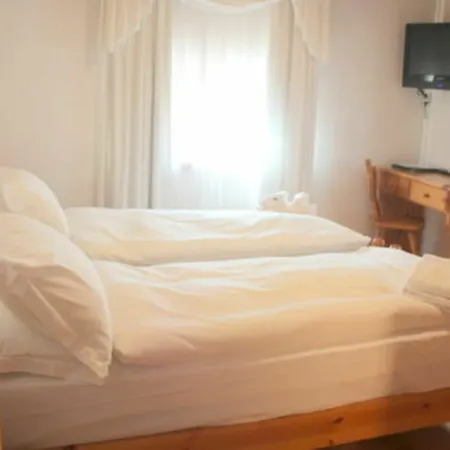 Готель Royal Cortina 3*